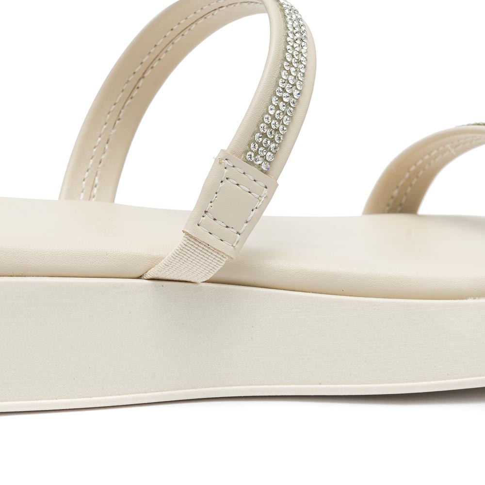 Sandália Feminina Klode Papete Flatform Bege Tiras Brilho Strass