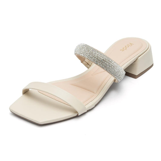 Sandália Feminina Klode Salto Grosso Bege Tira Strass Manteiga