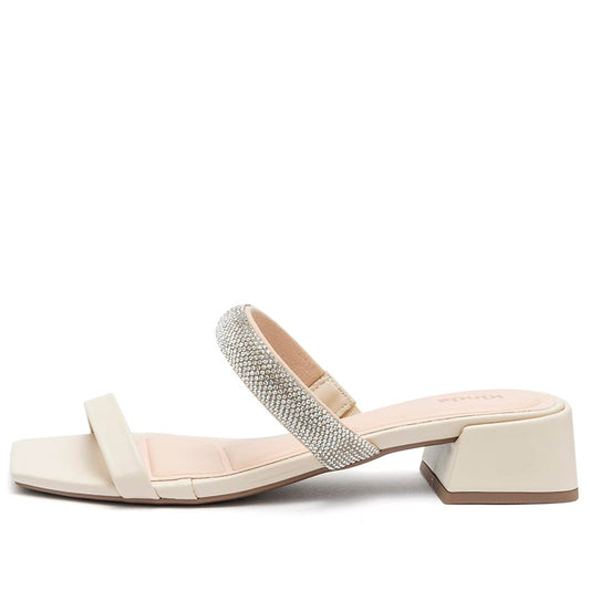 Sandália Feminina Klode Salto Grosso Bege Tira Strass Manteiga