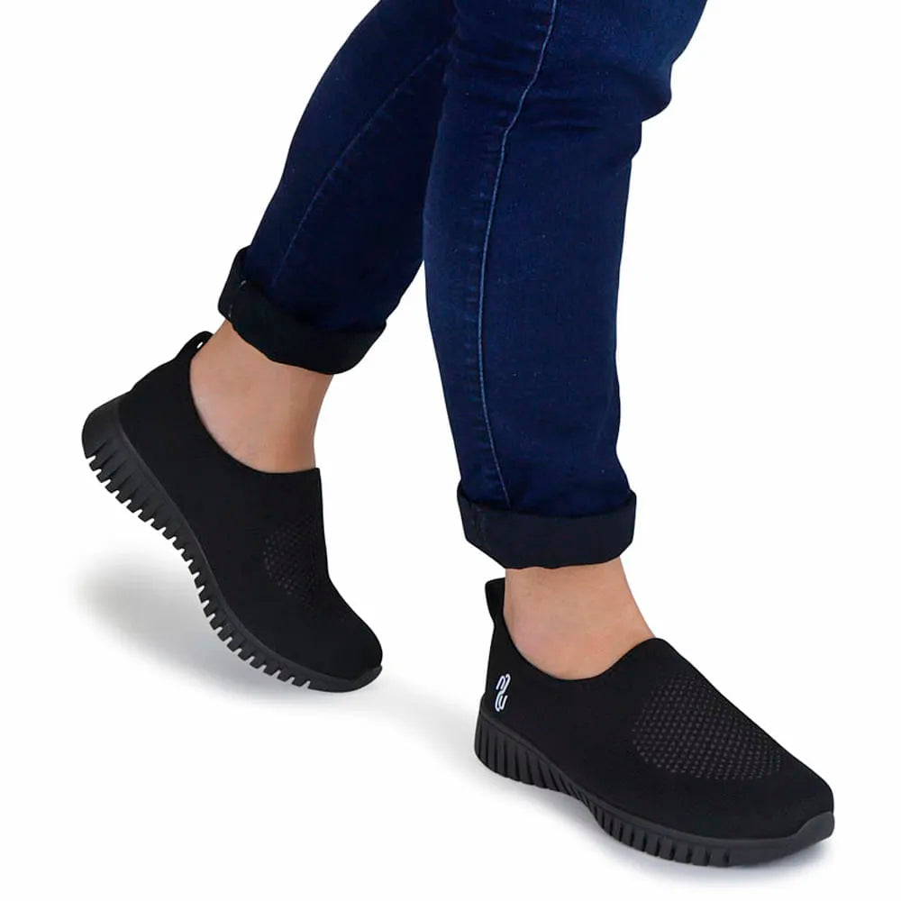 TENIS SLIP ON PRETO TRICOT