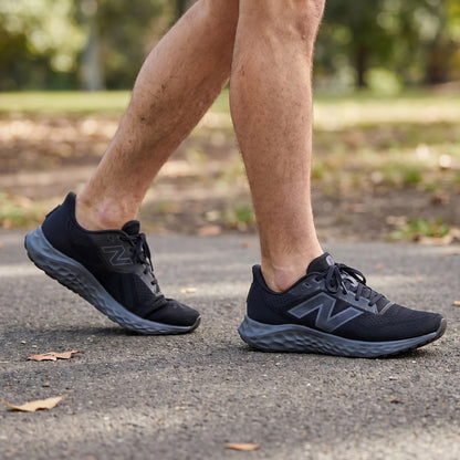 Tênis New Balance Fresh Foam Arishiv4 Masculino
